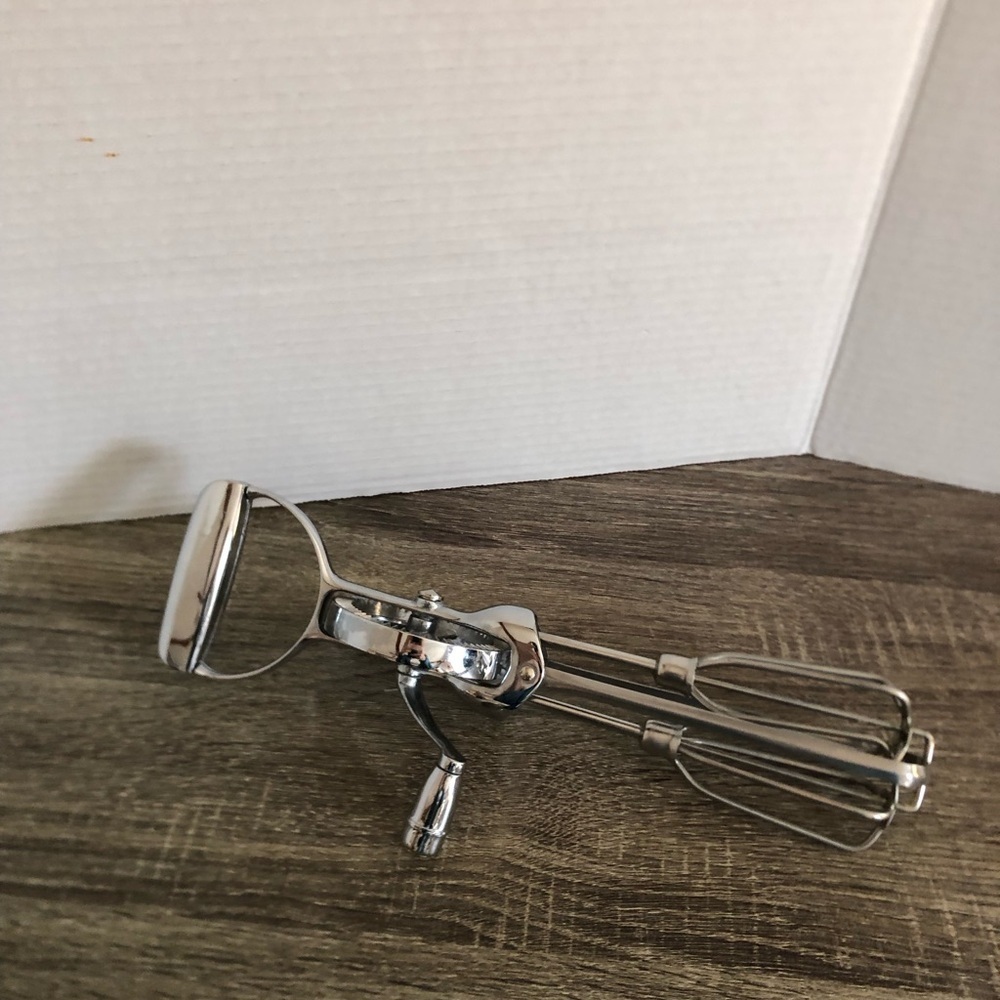 Vtg Handheld Egg Beater